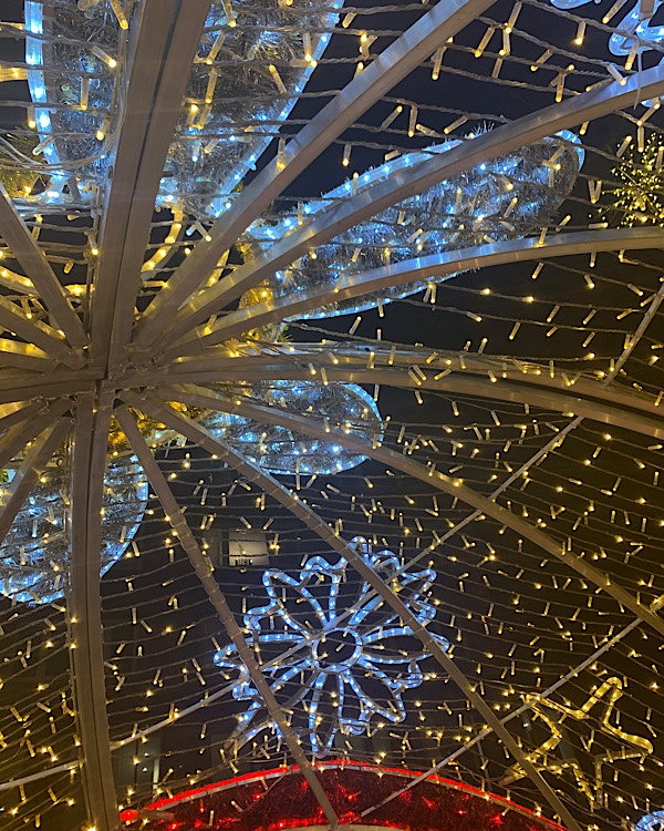 Weihnachtsbeleuchtung auf Kieler Weihnachtsmarkt