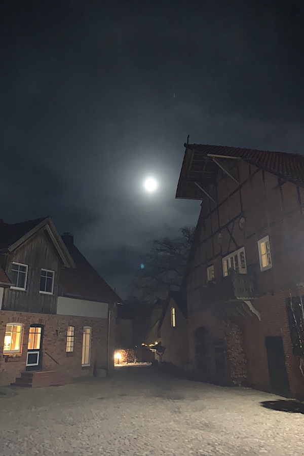 Mondschein am Landhaus Averbeck